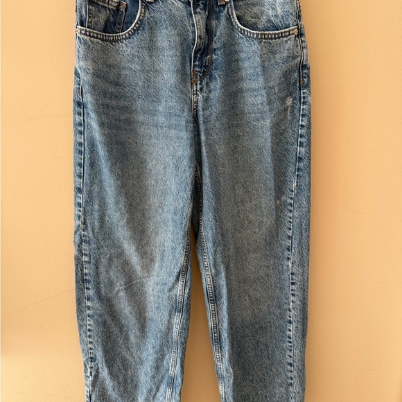 Urban Outfitters BDG jeans Mom High-Rise Jean -
Acid Wash women’s size 25 - Picture 4 of 7